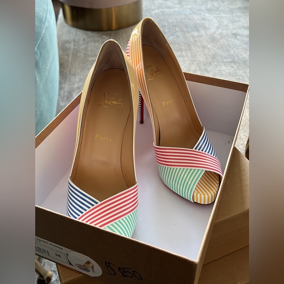 *Brand New* - Louboutin - MARINE ALTA 120 PATENT STRIPES
1200861
Size: 38 - Picture 11 of 13